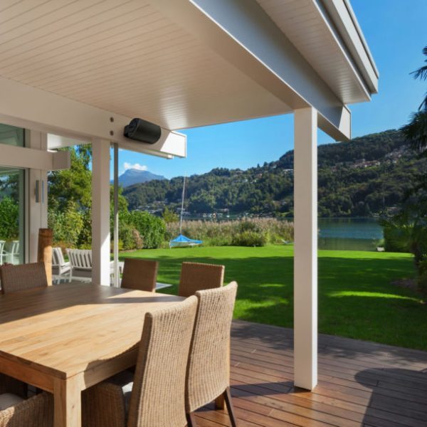 747192118853_lifestyle_patio_02-600×600